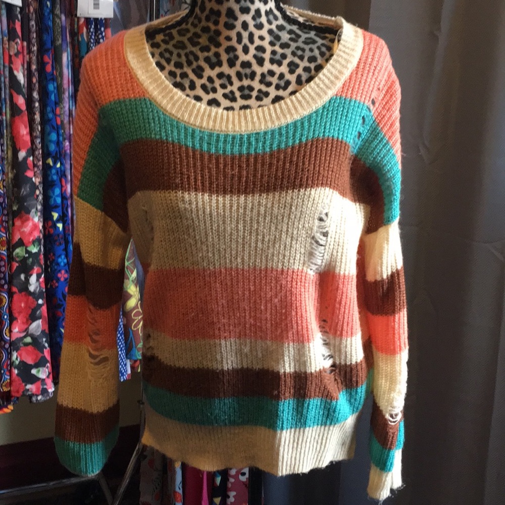 DISTRESSED SWEATER